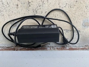 Drive Trident Elektrorollstuhl Batterieladegerät 24VDC/5A Modell: HP8204B - Bild 1 von 9