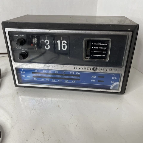 Vintage General Electric C4315A Flip Clock Radio Alarm GE Working READ Cover