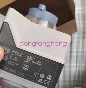 1 Stück Neu SIEMENS Elektrischer Ventilantrieb SAS31.03 FedEx oder DHL oder UPS - Bild 1 von 4