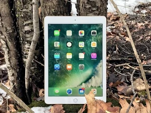 Apple iPad 6th Gen A1954 32GB Grade A - Picture 1 of 4
