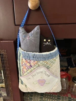 Primitive Stitchery 2 Cats in the Bag  Old Quilt Heirlom Seeds  Door Peg Hanger - Image 1 of 4