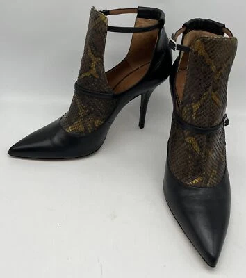 Botines Givenchy de cuero negro con hebilla recortada en relieve para reptiles talla 39 Foto 1 de 4
