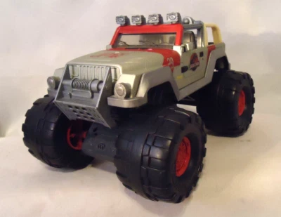 MATCHBOX 1/24 JURASSIC PARK JEEP MONSTER TRUCK - Image 1 of 4