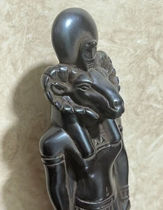 Dios egipcio Khnum - Réplica hecha a mano estatua de piedra basalto dios antiguo Khnum 11 in - Imagen 1 de 23