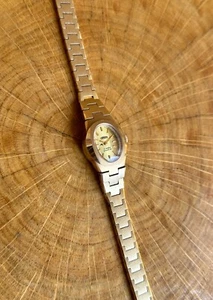 Orologio Donna Vintage CORNAVIN 17j Caricamento Cinturino 10k GF RARO realizzato in URSS -servito- - Foto 1 di 12