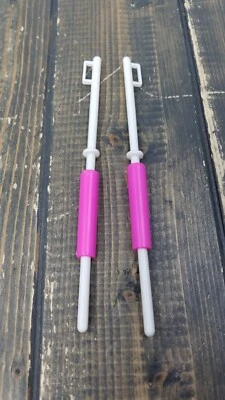 De colección Mattel 7770 Barbie & Skipper Sala de Juegos PARTE Piscina 2x Tacos de Billar SOLO Foto 1 de 3