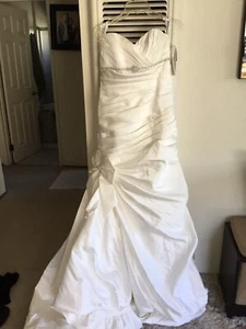 NWT David's Bridal Wedding Dress Strapless Ivory Organza Size 12 A-Line $599 - Picture 1 of 17