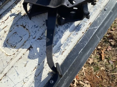 Unidad de montaje de pedal de freno Ford Pickup 1973 1979 automática F100 F150 F250 Foto 1 de 4