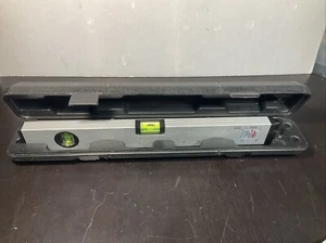 Sean & Stephen Corporation Aluminum Level with Laser Pointer and Hard Case - Picture 1 of 16