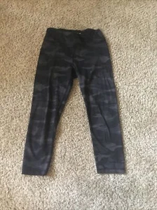 Athleta Girl Chit Chat Capri Leggings Girls Camo Black Size XL-14 - Picture 1 of 3