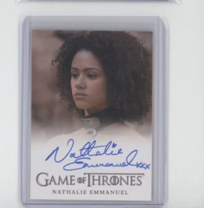 2014 HBO RITTENHOUSE NATHALIE EMMANUEL GAME THRONES AUTO AUTOGRAMM FULL BLEED - Bild 1 von 1