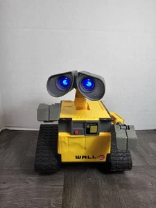 Disney Pixar Wall-E Thinkway ferngesteuertes RC Spielzeug / ohne Fernbedienung aber funktioniert super! - Bild 1 von 9