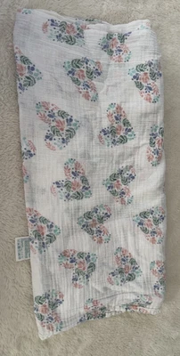 Aden & Anais Briar Rose Floral Heart Pink Flower Muslin Swaddle Baby Blanket - Image 1 of 3