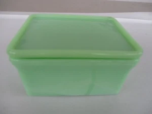 MCKEE GLASS CO. JADEITE REFRIGERATOR DISH AND COVER - Picture 1 of 1
