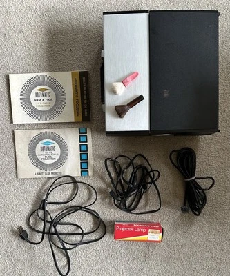 Sawyers Rotomatic 737AQ Automatic Focus Quartz Halogen Lamp 2x2 Slide Projector. - Image 1 of 4