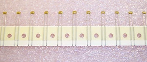 CONDENSADORES RADIALES MLCC QTY (100) 1000pf 50V 20% X7R cerámica sr155c102maa avx - Imagen 1 de 2