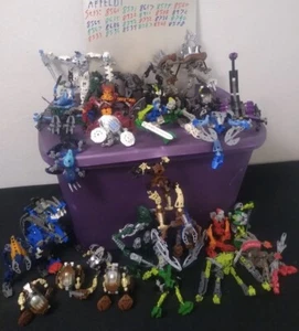 LEGO bionicle bundle!! Hundreds of pieces! Vintage sets. See all pics. - Picture 1 of 13