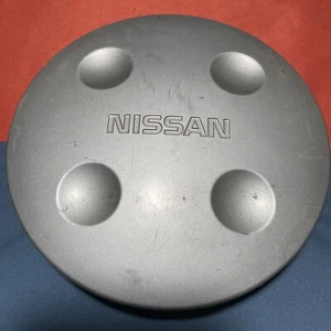 (1) NISSAN SENTRA WHEEL CENTER CAP  40315-52A00 1988 1989 1990 hubcap cover oem - Picture 1 of 5