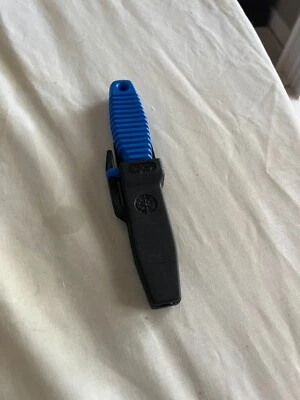 Cuchillo de buceo United UC854-B Italia inoxidable con funda hoja de 3 pulgadas Foto 1 de 4