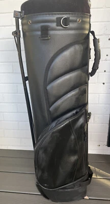 Bolsa de golf Takara Sport Inc de cuero negro con correa vintage Foto 1 de 4