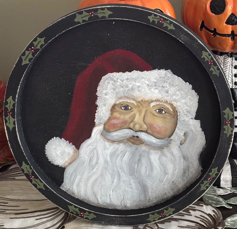 *~* HAND PAINTED SANTA * HOLLY & BERRIES * CHRISTMAS *~* 14" ROUND FRAMED BOARD - Image 1 of 4