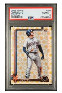 2025 Topps Series 2 - Juan Soto #700 Mets Holiday Sun Parallel Foil PSA 10 Pop 1 - Picture 1 of 2