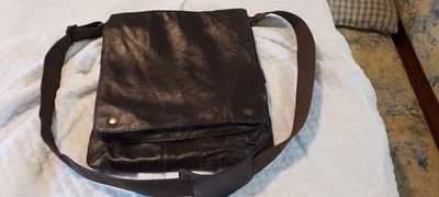 DARK BROWN LEATHER SHOULDER BAG LAPTOP BRIEFCASE 15 IN POCKETS CELL PENS CARDS - Image 1 of 4