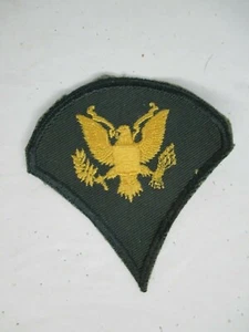 Vintage US Army Specialist Rank Gold Spread Eagle Green Patch Sleeve Insignia - Bild 1 von 4