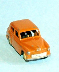 DINKY Meccano UK original 1951 HILLMAN MINX sedan #40f Butterscotch cream hubs - Picture 1 of 5