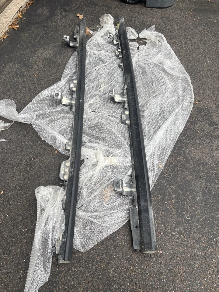 Jeep Wrangler Rubicon 4xe 2022 Factory Rock Rails Foto 1 de 3