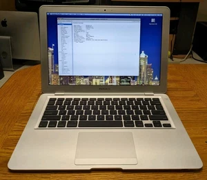 Apple MacBook Air 13,3" Core 2 Duo 1,60 GHZ 2GB 80GB (2008) (DOBRY KSZTAŁT) - Zdjęcie 1 z 5