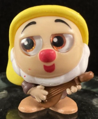 Disney Doorables - Blancanieves y los siete enanitos - Colección Peek - Estornudo Foto 1 de 4