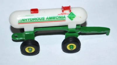 Ertl 1:64 Scale John Deere Anhydrous Ammonia Tank Farm toy - Image 1 of 4