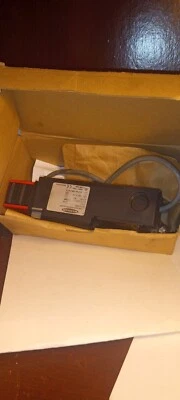 Interruptor de bloqueo de seguridad Banner Engineering SI-LS42DMH (SIN LLAVE) Foto 1 de 2