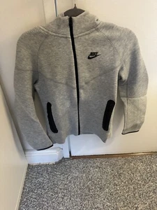 Nike Tech Hoodie - Boys Size Small Color Gray - CHEAPEST ON LFMCOLLECTABLES - Picture 1 of 4