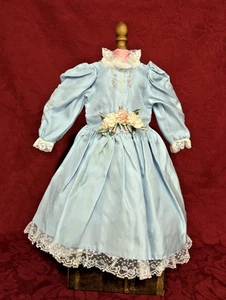 Vestido de muñeca pequeño azul vintage estilo antiguo con encaje medio deslizamiento - Imagen 1 de 11