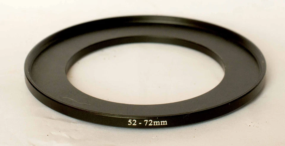 Unbranded 52mm - 72mm step up ring. - Image 1 of 1