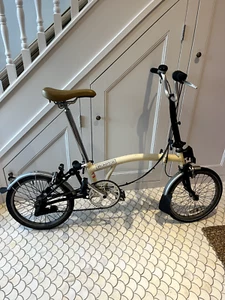 Vintage Brompton T5 Faltrad mit Schutzblechen in Beige / Creme - Bild 1 von 13