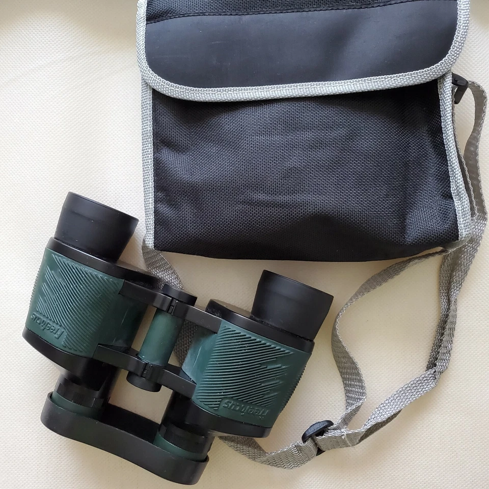 CARSON Freefocus Army Green Binoculars 7 x 35 420 Ft / 1000 Yds - Image 1 of 4