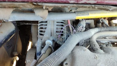 1999 2000 2001 Chevy Venture Alternator 3.4l 88864365 - Image 1 of 2