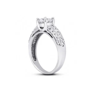 Anillo de piedra lateral de oro blanco con diamantes extraídos en tierra corte redondo I SI1 de 1,01 quilates - Imagen 1 de 4