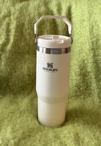 Bicchiere STANLEY IceFlow in acciaio inox. Isolato sottovuoto 30 oz. Crema. - Foto 1 di 12