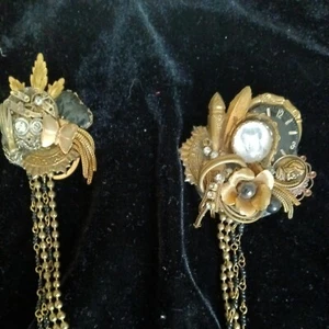 Vintage 1980s Maximal Art Assemblage Double Chain Brooch Pin Resin RARE Signed - Picture 1 of 9