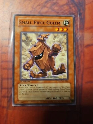 Small Piece Golem TDGS-EN006 The Duelist Genesis 1st Edition - Image 1 of 2