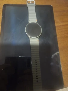 Montre connectée Samsung Galaxy Watch 7 - Photo 1 sur 6