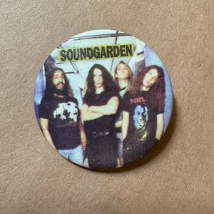 SOUNDGARDEN Pin Button 1,5" 90er Grunge Rock Chris Cornell Temple of the Dog Vintage - Bild 1 von 2