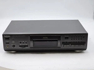 Technics SL-PS670A CD Player - Not Working, Cosmetic Wear - Picture 1 of 10