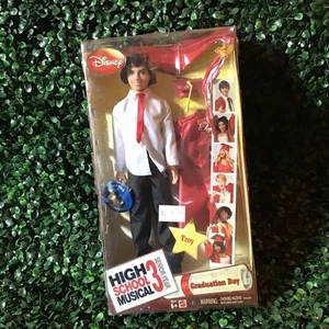 2008 HIGH SCHOOL MUSICAL 3 SENIOR YEAR GRADUATION DAY TROY N6847 BESCHÄDIGTE BOX 👀 - Bild 1 von 10