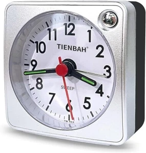 WanderGo Mini Reloj Despertador, Despertador de Viaje Cabecera con Reposo Plateado - Imagen 1 de 13