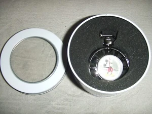 Disney Mickey Mouse Premium Relief TASCHENUHR - Bild 1 von 7